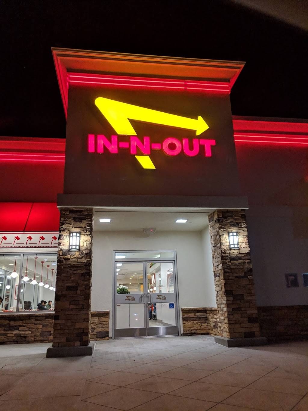 In-N-Out Burger | restaurant | 28009 Greenspot Rd, Highland, CA 92346, USA | 8007861000 OR +1 800-786-1000