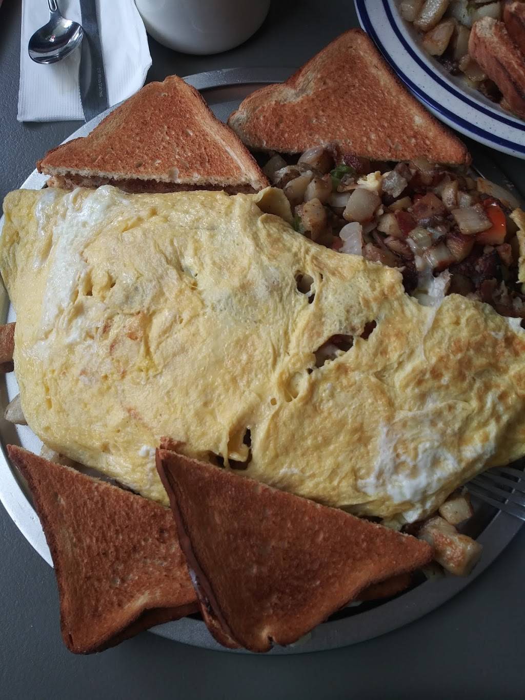 Sheris Eastside Diner | restaurant | 2199 Bleecker St, Utica, NY 13501, USA | 3157905250 OR +1 315-790-5250