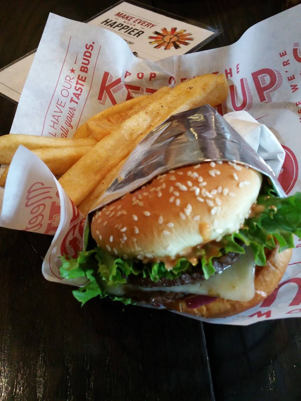 Red Robin Gourmet Burgers and Brews | restaurant | 2501 W Happy Valley Rd, Phoenix, AZ 85085, USA | 6235818635 OR +1 623-581-8635