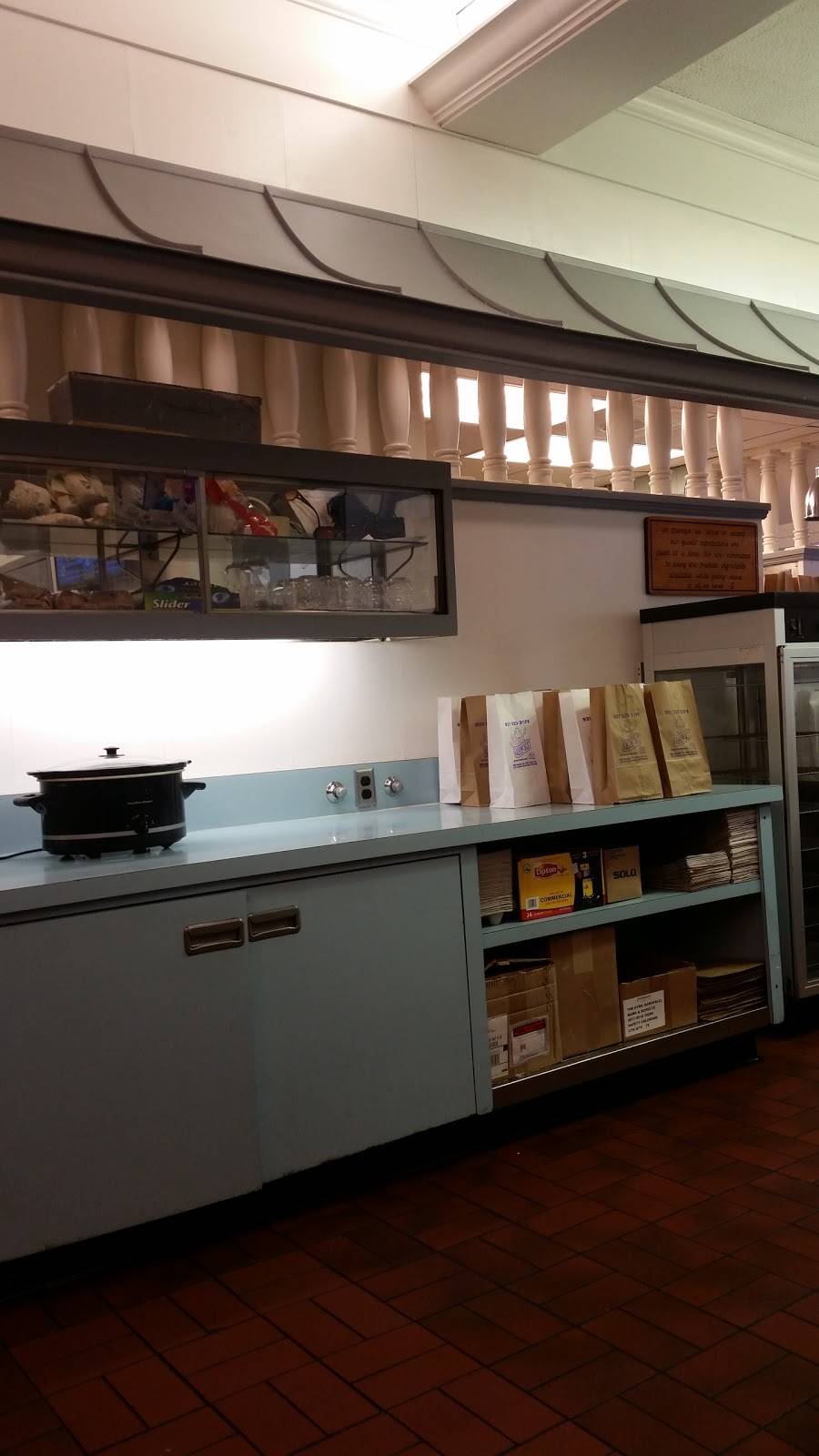 Quincys | restaurant | 865 N Main St, Dayton, OH 45405, USA | 9372233474 OR +1 937-223-3474