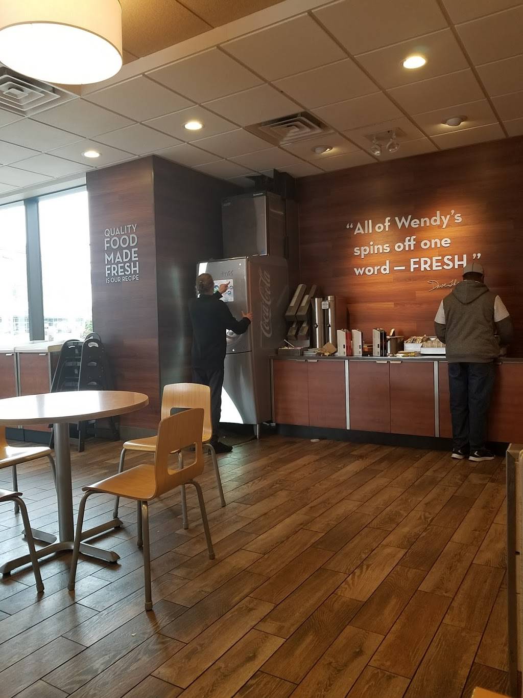 Wendys | restaurant | 11905 Hwy 99, Everett, WA 98204, USA | 4255131255 OR +1 425-513-1255