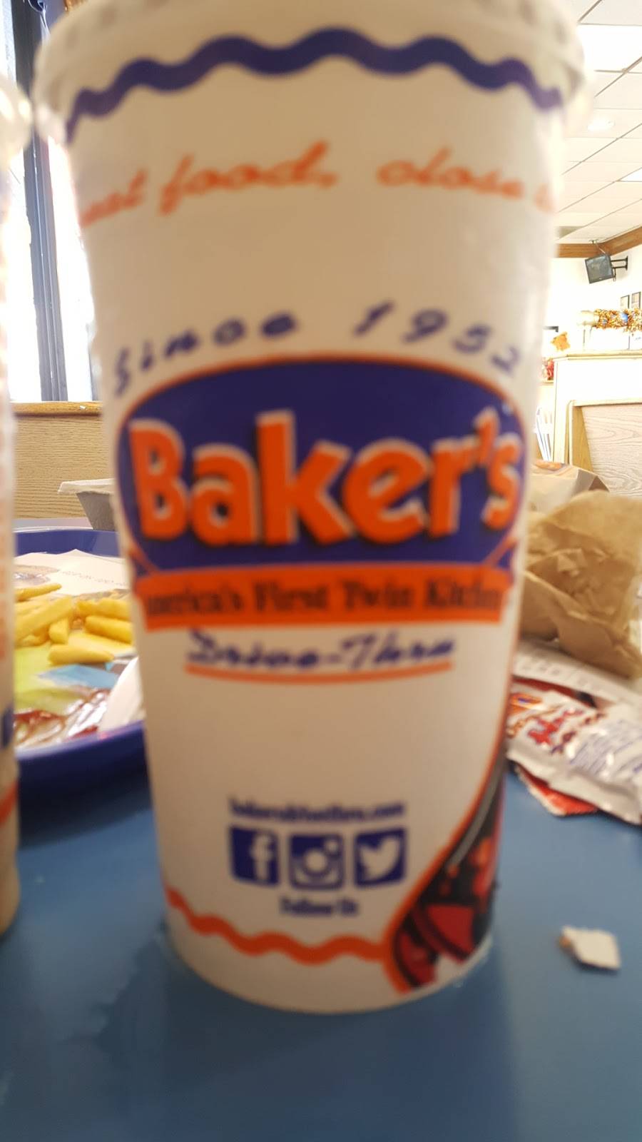 Bakers Drive-Thru | restaurant | 1265 W Colton Ave, Redlands, CA 92374, USA | 9098845233 OR +1 909-884-5233