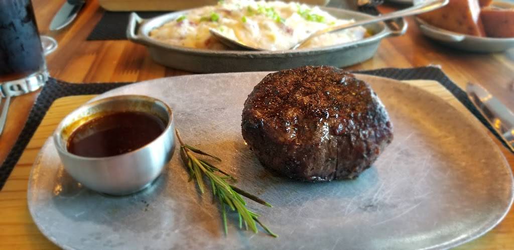 black & blue steak and crab, Albany | restaurant | 1470 Western Ave, Albany, NY 12203, USA | 5183137388 OR +1 518-313-7388