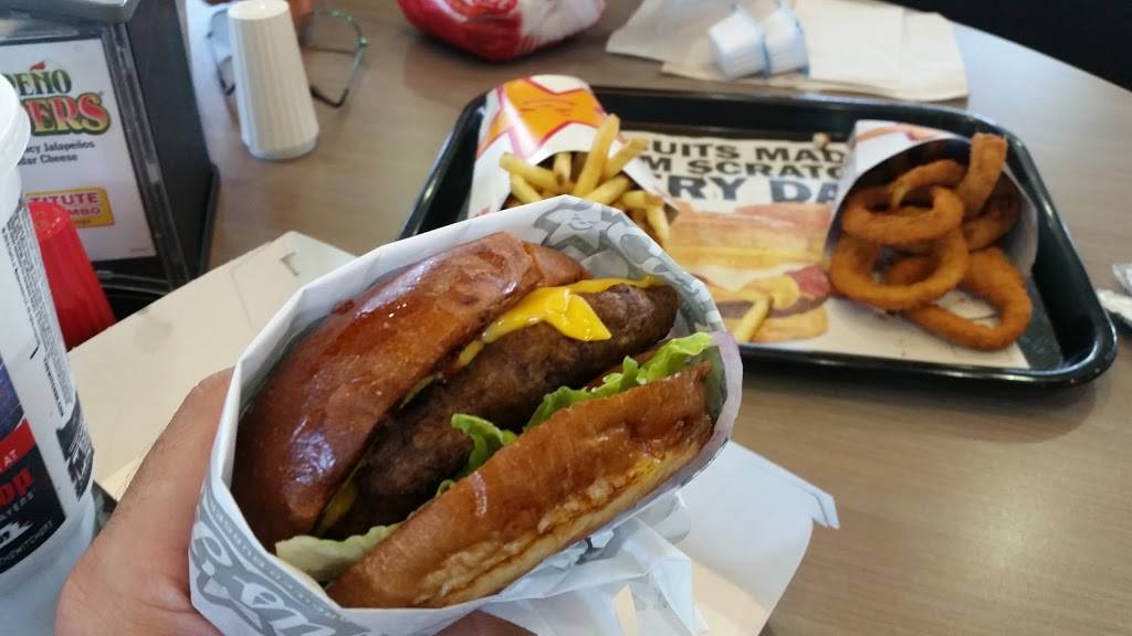 Carls Jr. | restaurant | 6706 N 95th Ave, Glendale, AZ 85305, USA | 6238772433 OR +1 623-877-2433