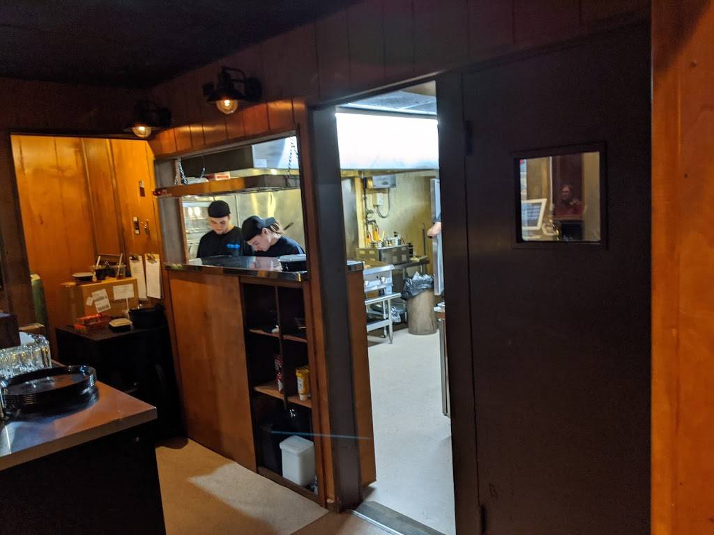 Maxies Brew House, Inc. | restaurant | 104 W Burd St, Shippensburg, PA 17257 | 7175302055 OR +1 717-530-2055