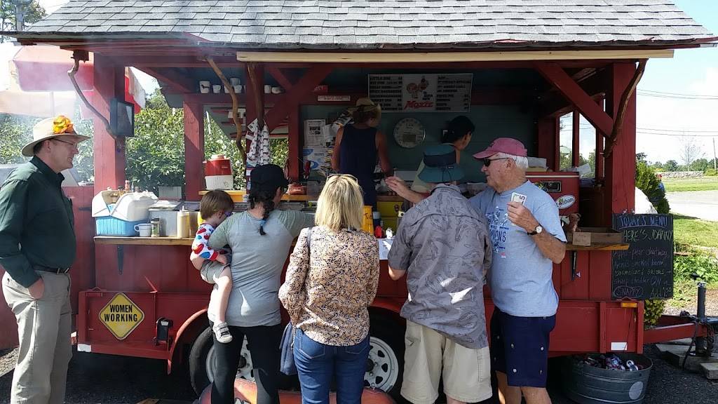 Snappy Dogs | meal takeaway | 93 E Main St, Hopkinton, MA 01748, USA | 6173837627 OR +1 617-383-7627