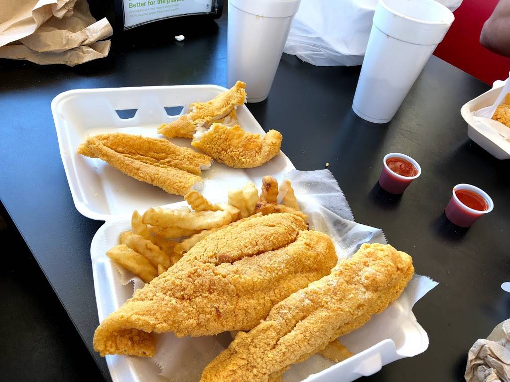Hip Hop Fish and Chicken | restaurant | 6610 Main St N, Jacksonville, FL 32208, USA | 9047667272 OR +1 904-766-7272