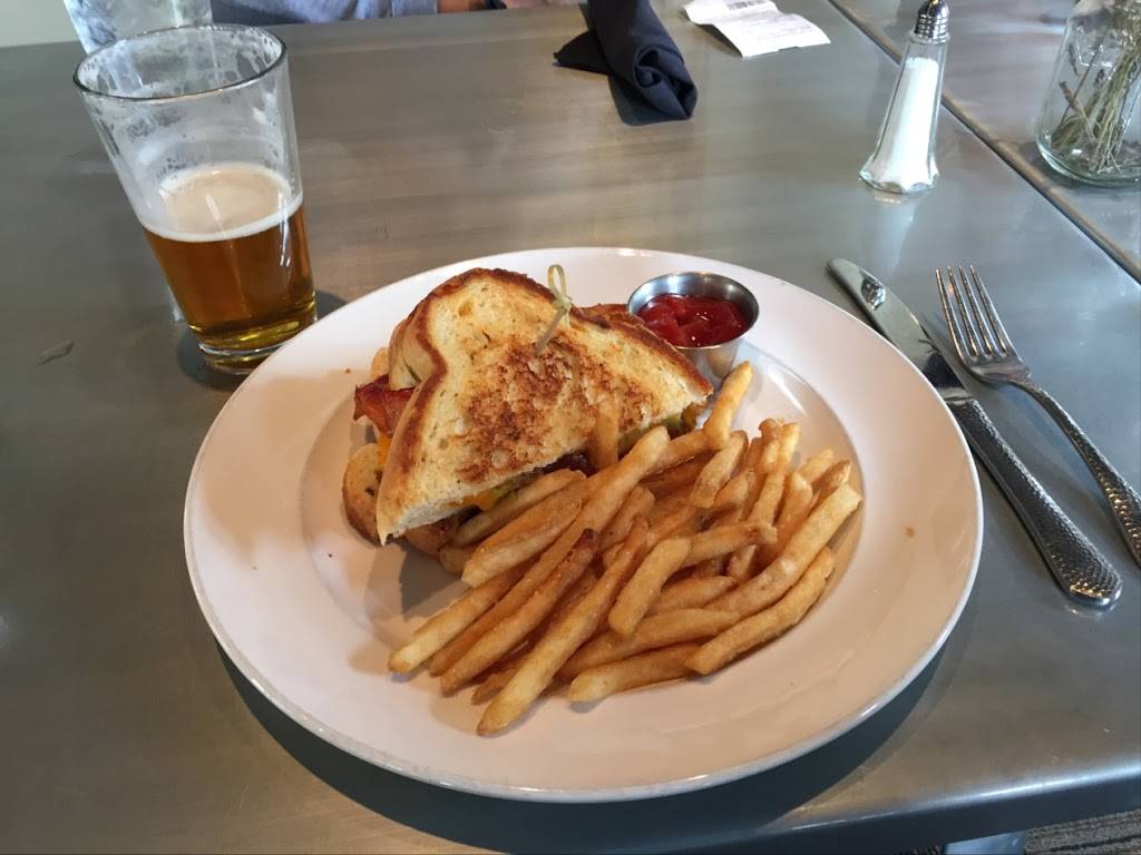 Rocker@Squaw | restaurant | 1960 Squaw Valley Rd, Olympic Valley, CA 96146, USA | 5305846080 OR +1 530-584-6080