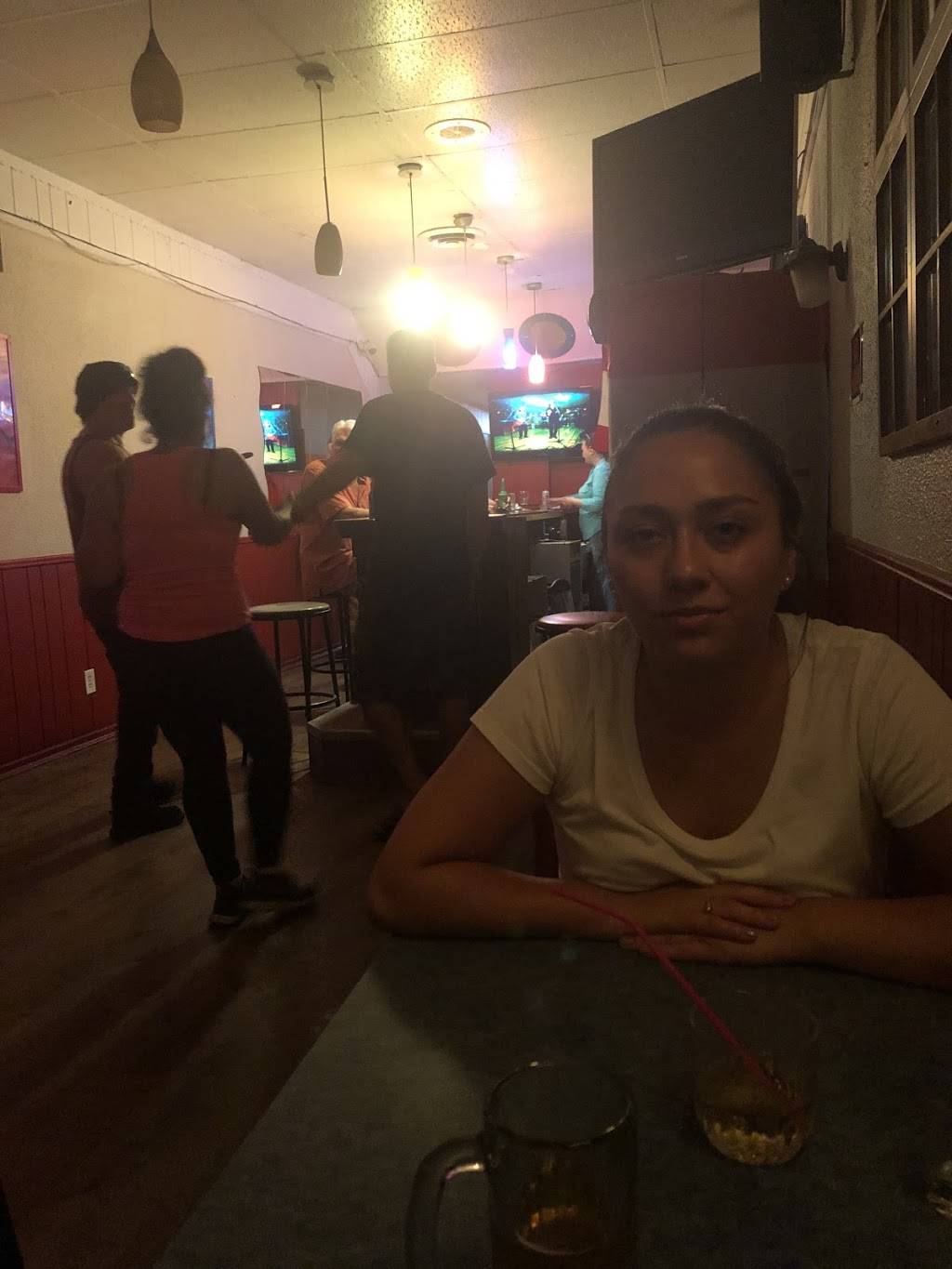 New West City Restaurant & Bar | restaurant | 2387 Lake Shore Blvd W, Etobicoke, ON M8V 1B7, Canada | 4162523646 OR +1 416-252-3646