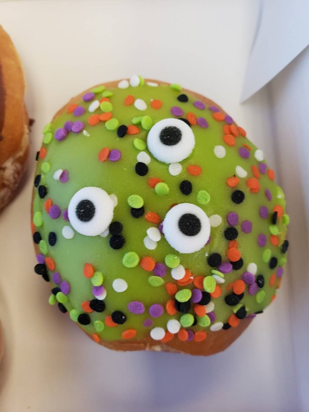 Krispy Kreme | bakery | 2014 W Lucas St, Florence, SC 29501, USA | 8434077859 OR +1 843-407-7859