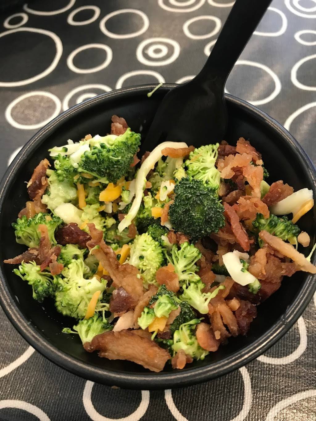 Chicken Salad Chick | restaurant | 4624 Town Crossing Dr #115, Jacksonville, FL 32246, USA | 9044385427 OR +1 904-438-5427