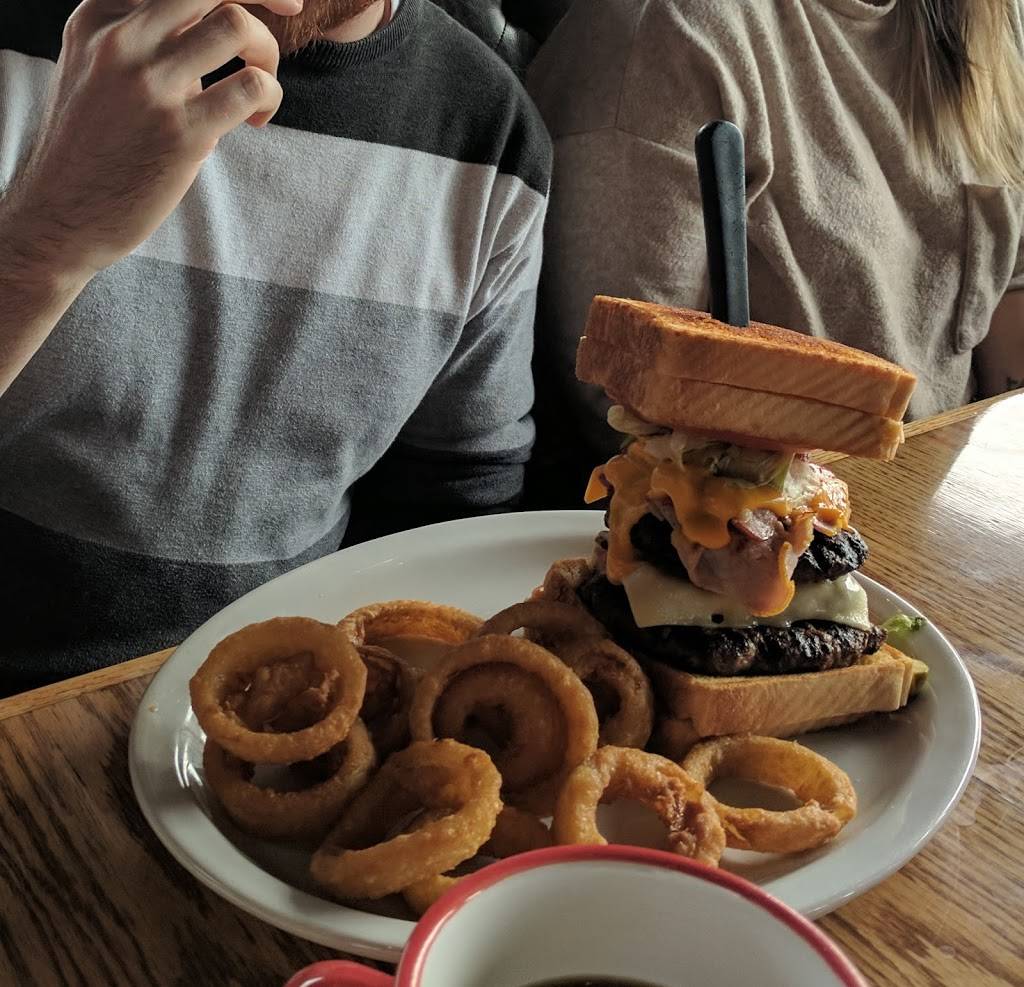 Legends Taphouse & Grill | restaurant | 1084 Rest Acres Rd, Paris, ON N3L 4G7, Canada | 5193027000 OR +1 519-302-7000