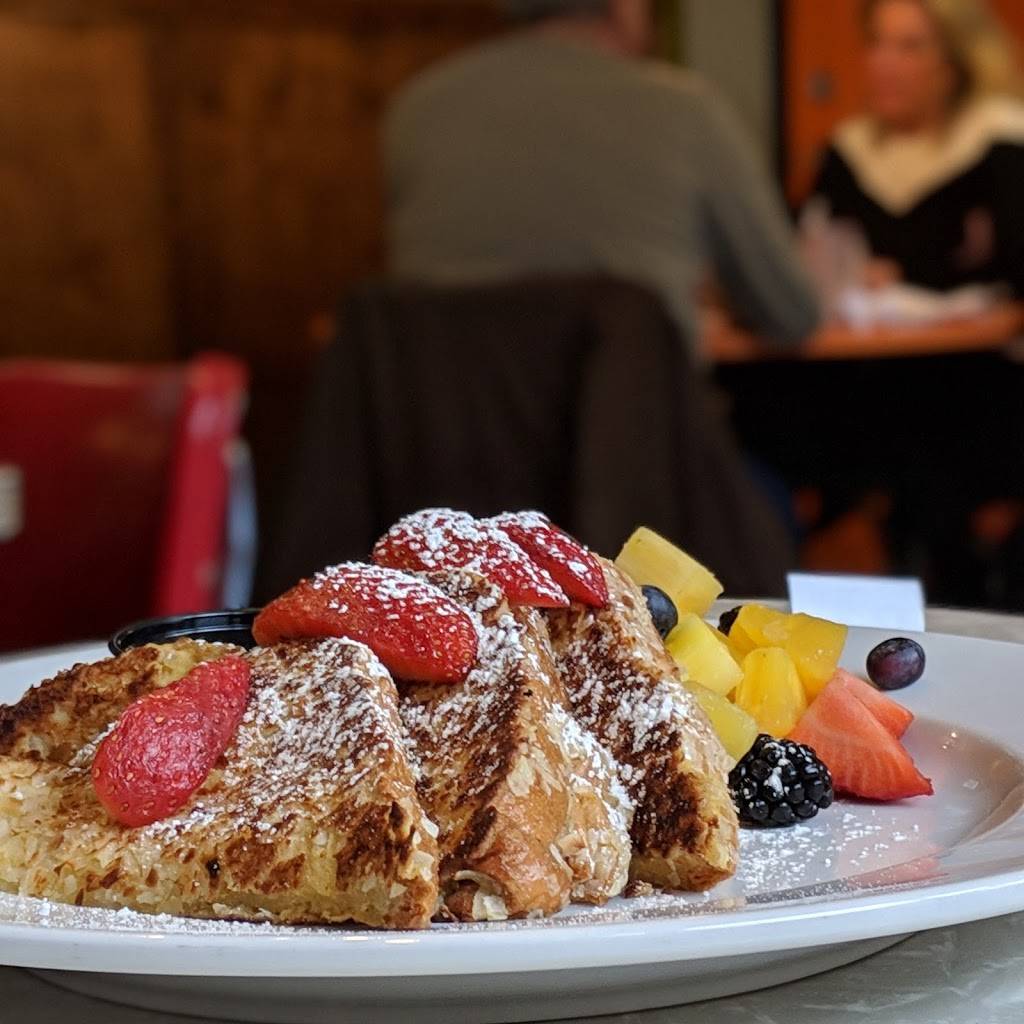 Kitschn on Roscoe | restaurant | 2005 W Roscoe St, Chicago, IL 60618, USA | 7732487372 OR +1 773-248-7372