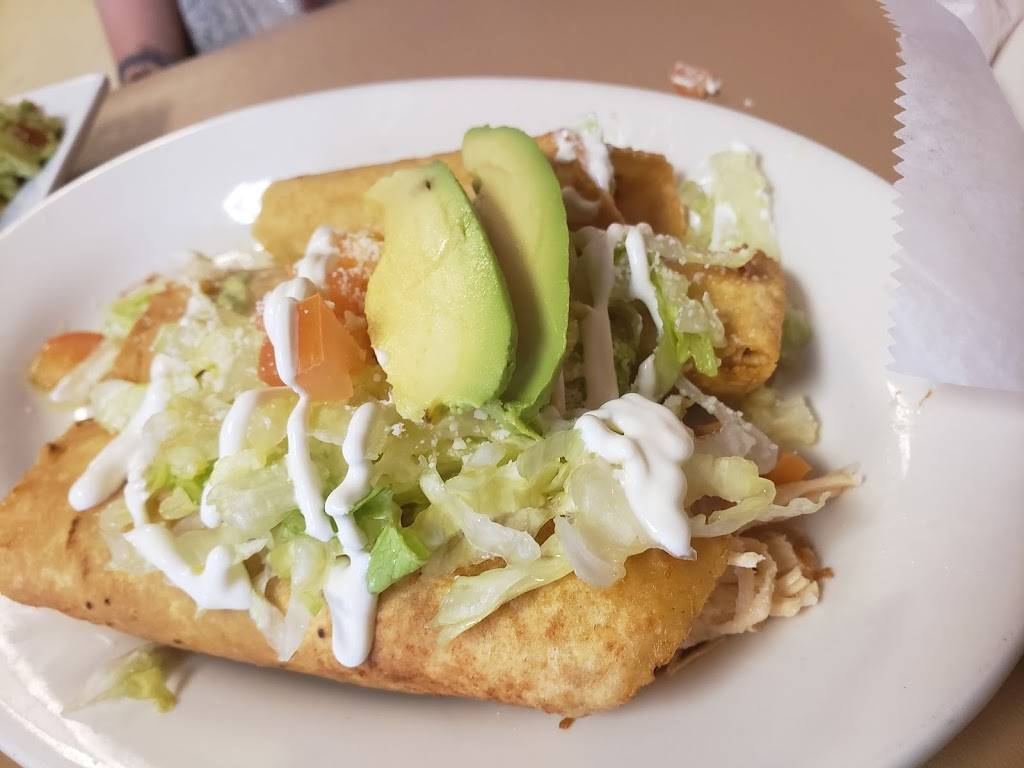 Taqueria Los Compadres | restaurant | 2675 Kirkwood Hwy, Newark, DE 19711, USA | 3023688289 OR +1 302-368-8289