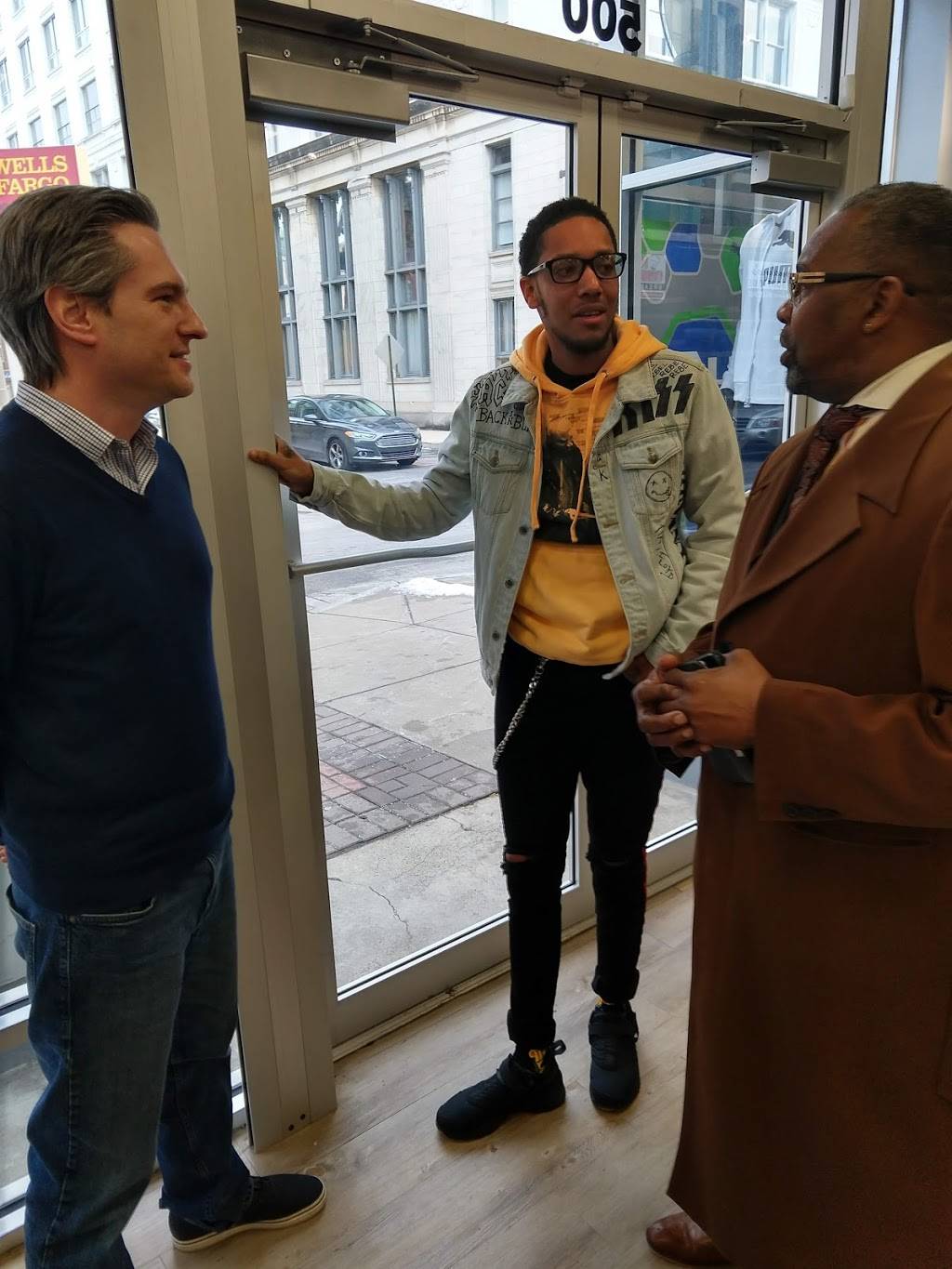 Brothers Restaurant and Juice Bar | restaurant | 16 W 5th St, Chester, PA 19013, USA | 6108743868 OR +1 610-874-3868