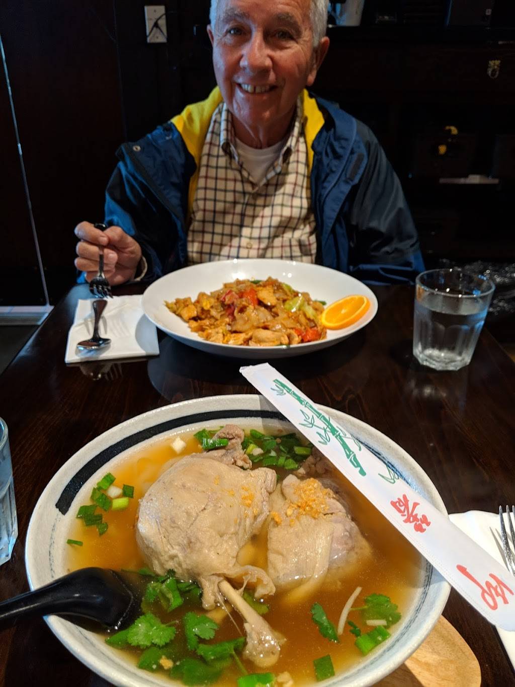 Chetuphon Thai | restaurant | 155 Gasser Dr, Napa, CA 94559, USA | 7076662564 OR +1 707-666-2564