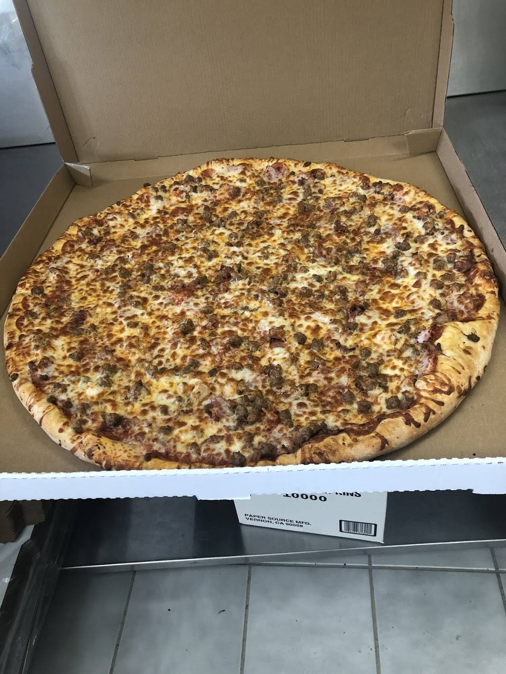 Giant pizza king | restaurant | 7965 Broadway, Lemon Grove, CA 91945, USA | 6198257403 OR +1 619-825-7403