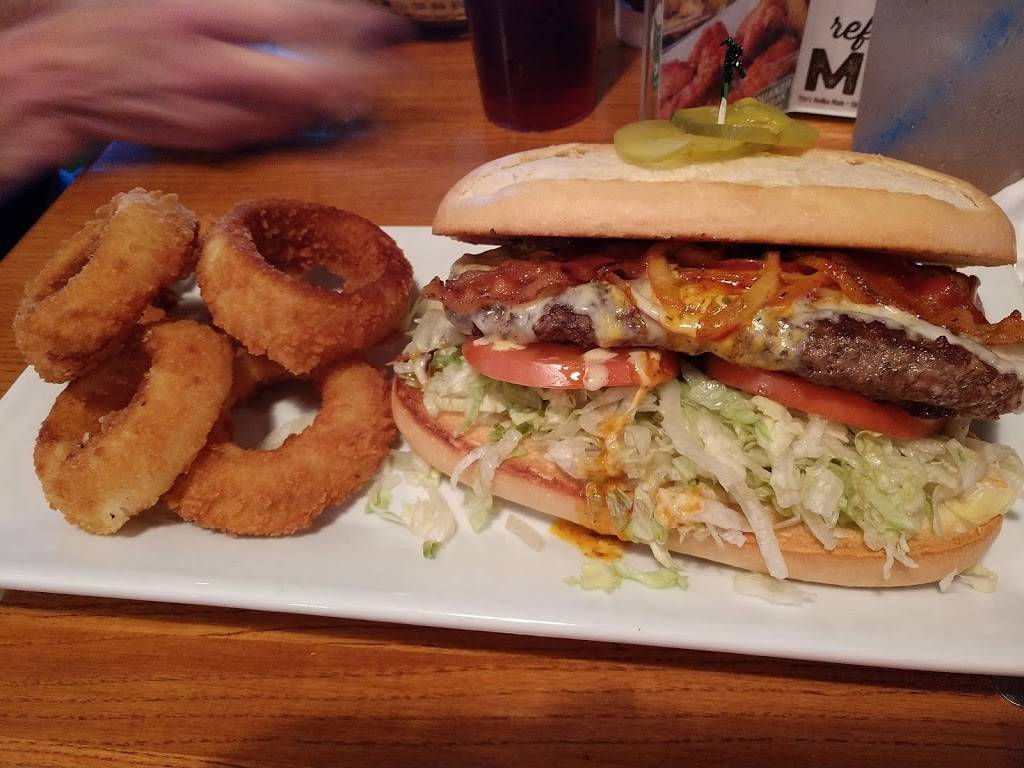 Quaker Steak & Lube | restaurant | 10 Chrome Dr, Greenville, SC 29615, USA | 8646789464 OR +1 864-678-9464