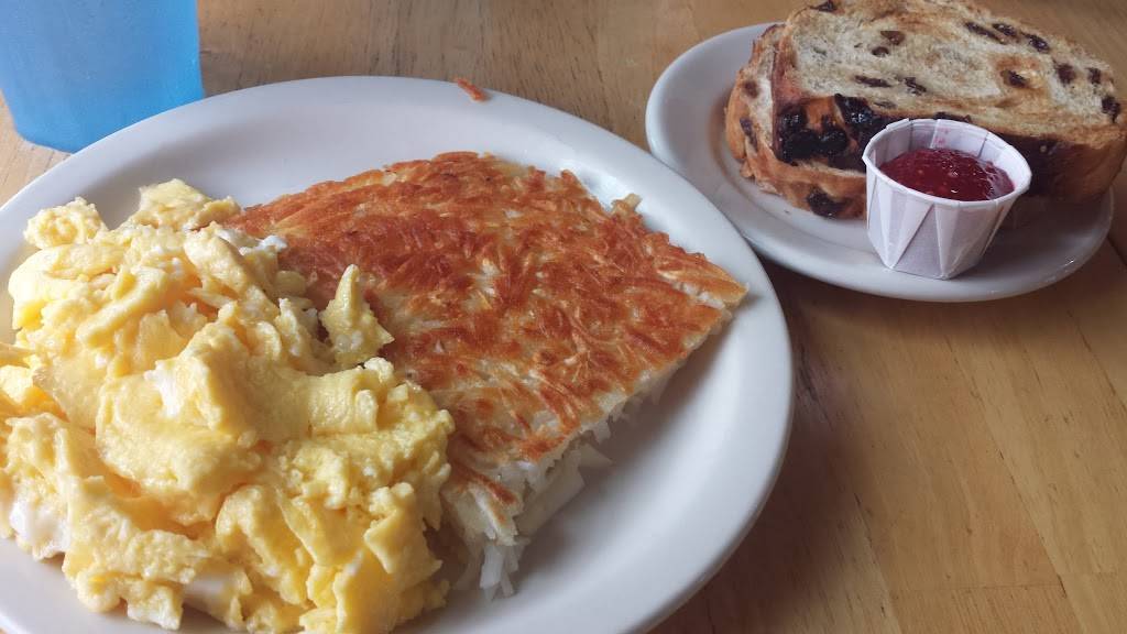 Cheryls Landing and Marina | restaurant | 1749 North Blvd, Cadillac, MI 49601, USA | 2317753699 OR +1 231-775-3699