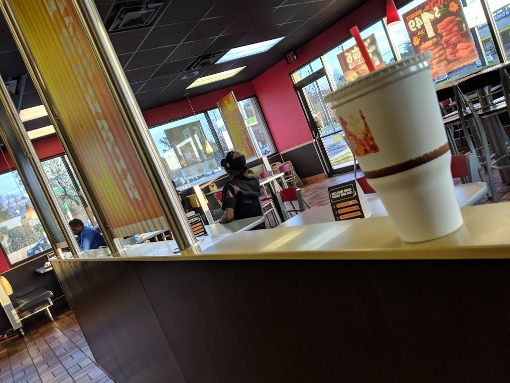 Burger King | restaurant | 916 W Broad St, St Pauls, NC 28384, USA | 9108651161 OR +1 910-865-1161
