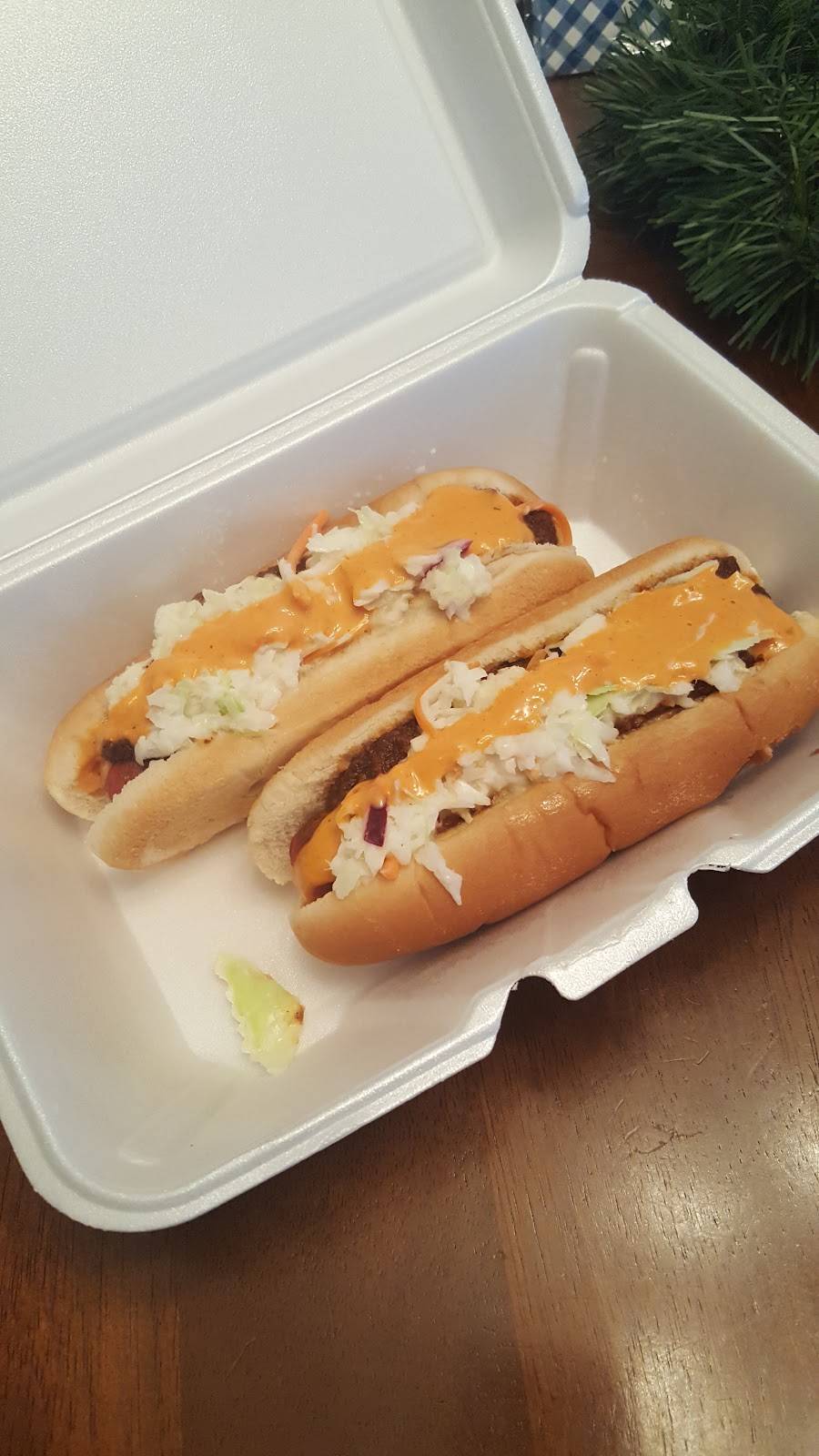 Titos Sloppy Doggs | restaurant | 1068 Market St, Wheeling, WV 26003, USA | 3046506252 OR +1 304-650-6252