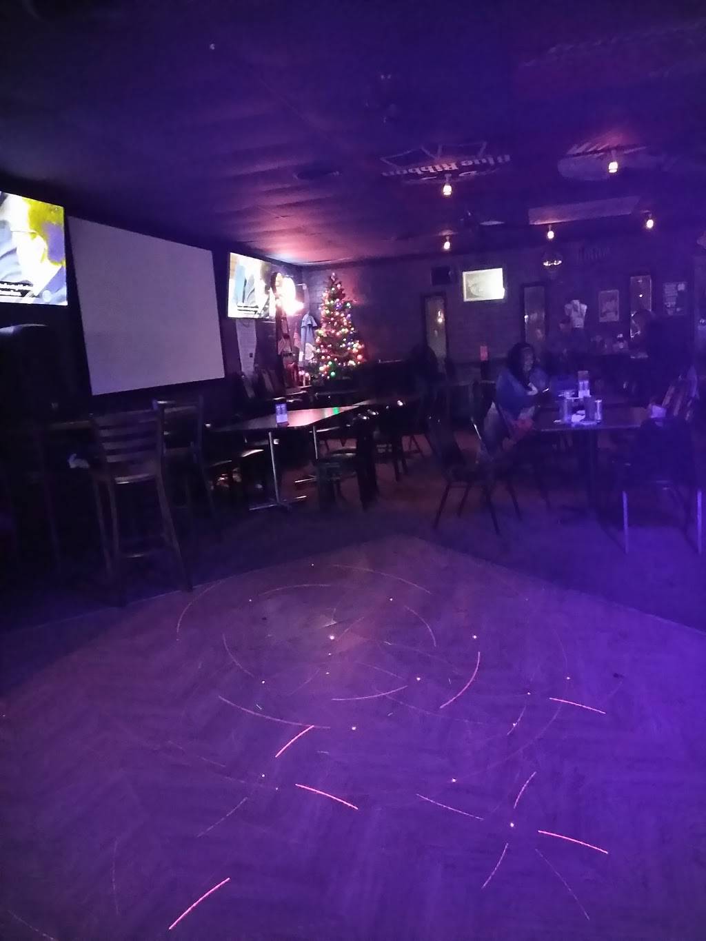 The Pour House Bar and Grill | restaurant | 7405 Nieman Rd, Shawnee, KS 66214, USA | 9133220580 OR +1 913-322-0580