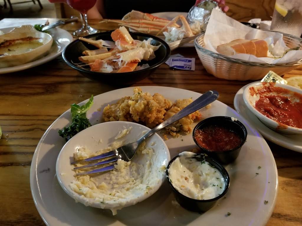 Deck House | restaurant | 205 Charlotte Ave, Carolina Beach, NC 28428, USA | 9104581026 OR +1 910-458-1026