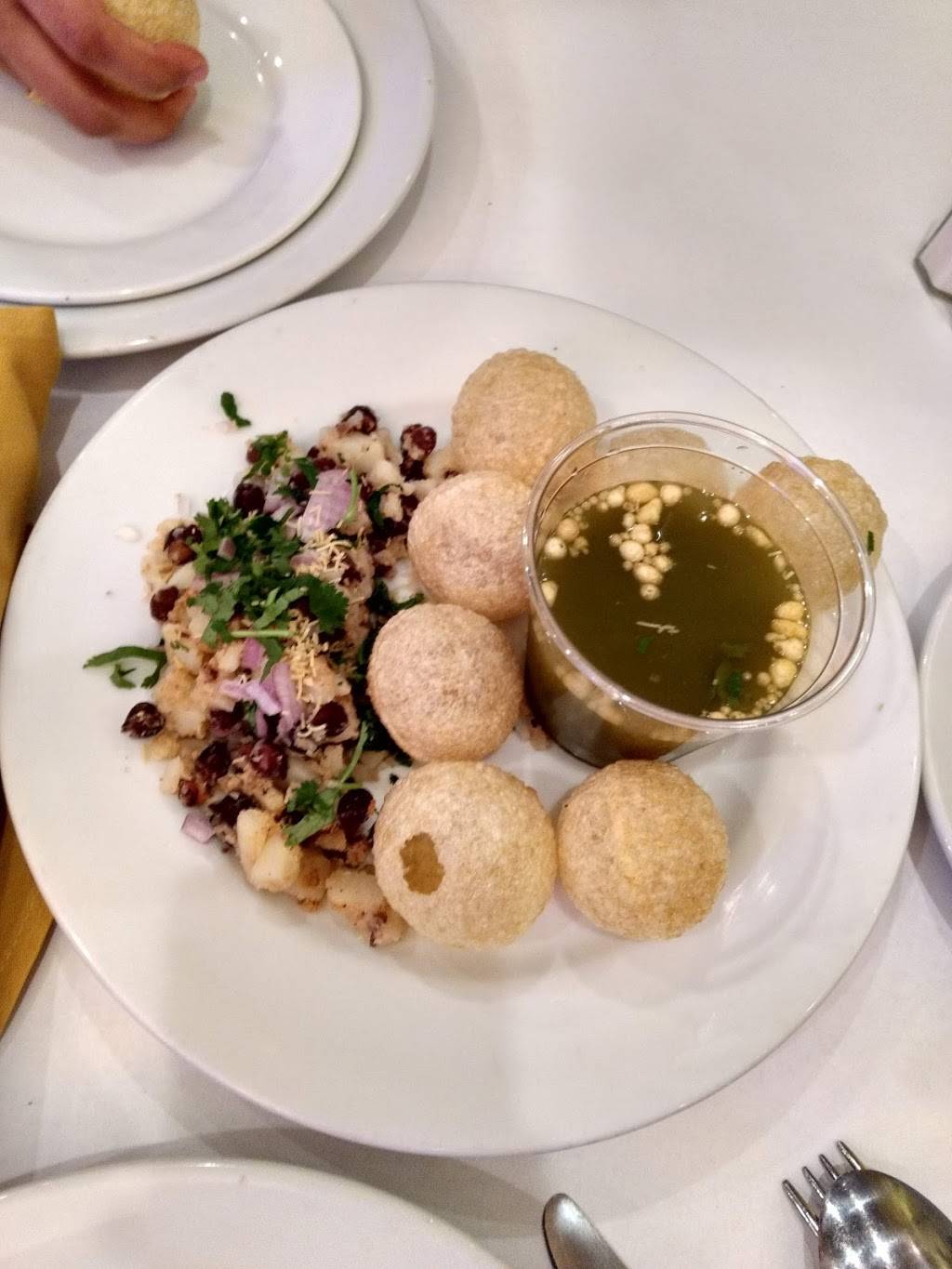 Saffron Indian Grill | restaurant | 230 W Olentangy St, Powell, OH 43065, USA | 6147923663 OR +1 614-792-3663