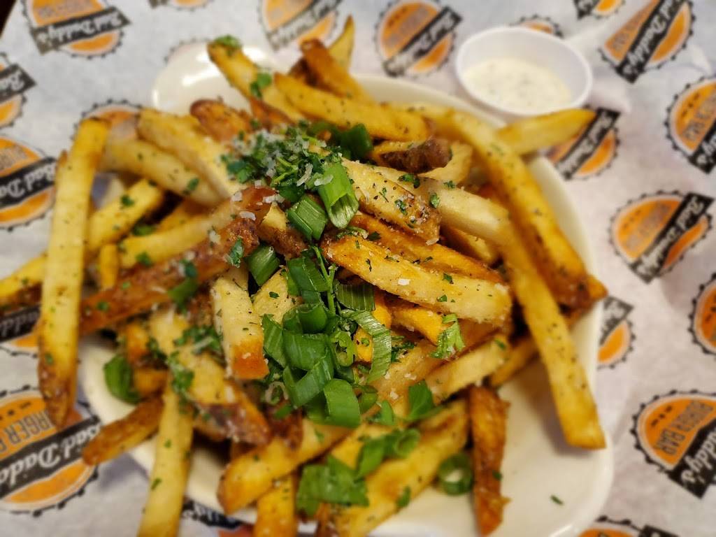 Bad Daddys Burger Bar | restaurant | 2317 Memorial Pkwy SW, Huntsville, AL 35801, USA | 2569704466 OR +1 256-970-4466