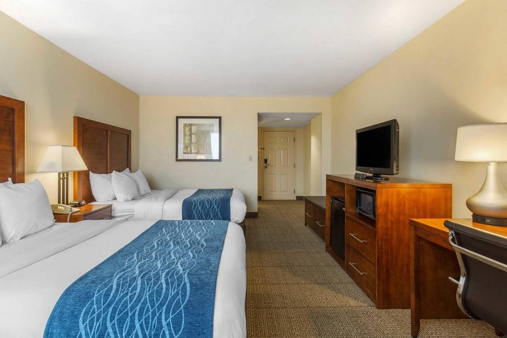 Comfort Inn Conference Center | restaurant | 4500 Crain Hwy, Bowie, MD 20716, USA | 3014640089 OR +1 301-464-0089