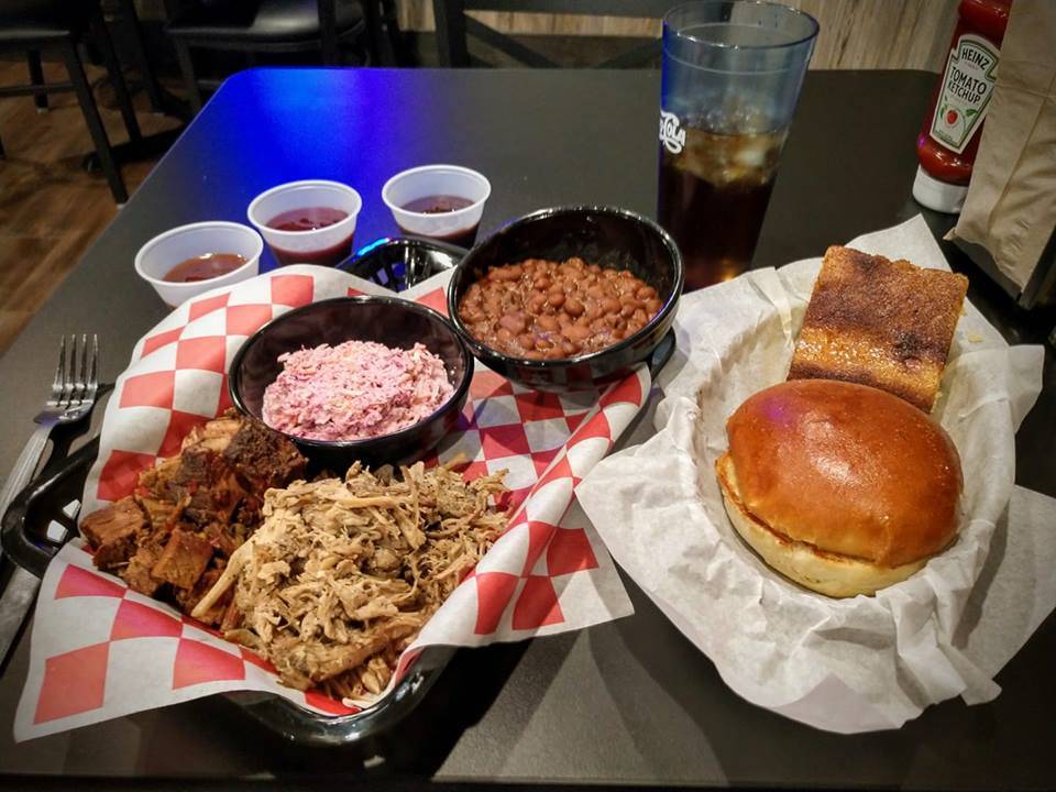 Rolling Smoke Barbeque | restaurant | 1225 Copper Creek Dr, Pleasant Hill, IA 50327, USA | 5152628219 OR +1 515-262-8219