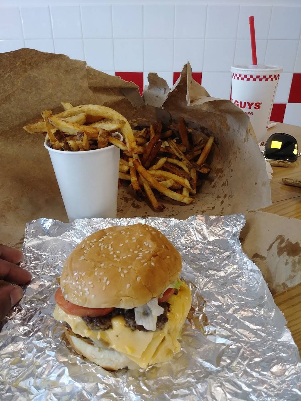 Five Guys | meal takeaway | 91 Church St, New Haven, CT 06510, USA | 2038595565 OR +1 203-859-5565