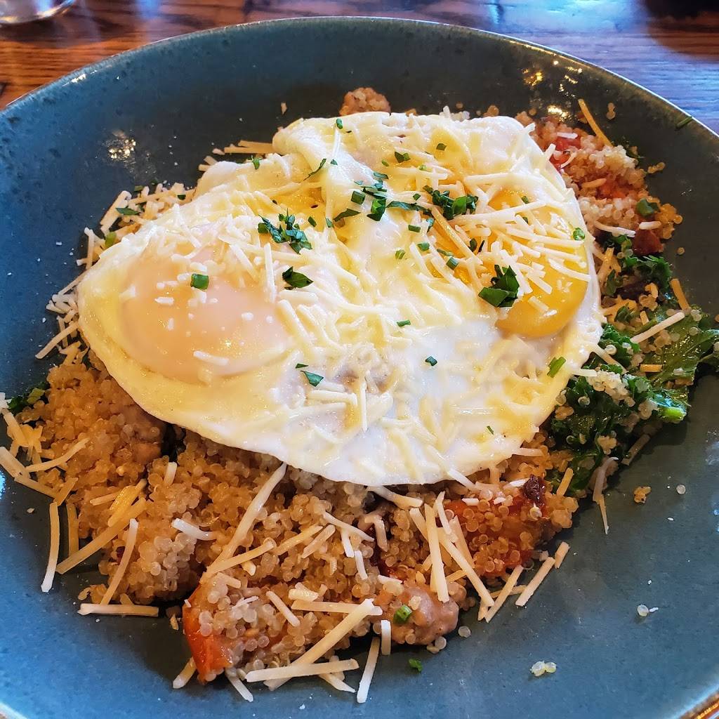 First Watch - Streets of St Charles | restaurant | 1405 Beale St Ste 102, St Charles, MO 63303, USA | 6362388970 OR +1 636-238-8970