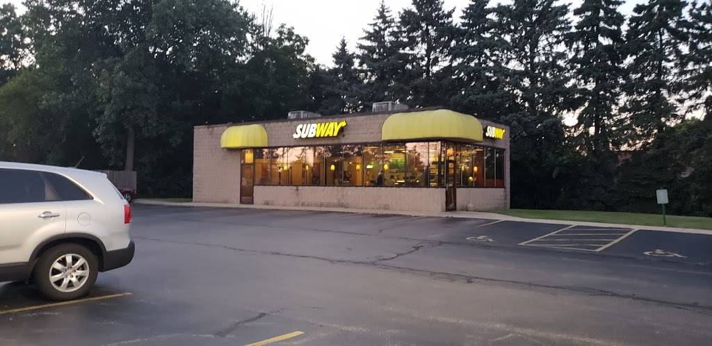 Subway | restaurant | 3706 30th Ave, Kenosha, WI 53144, USA | 2626521717 OR +1 262-652-1717