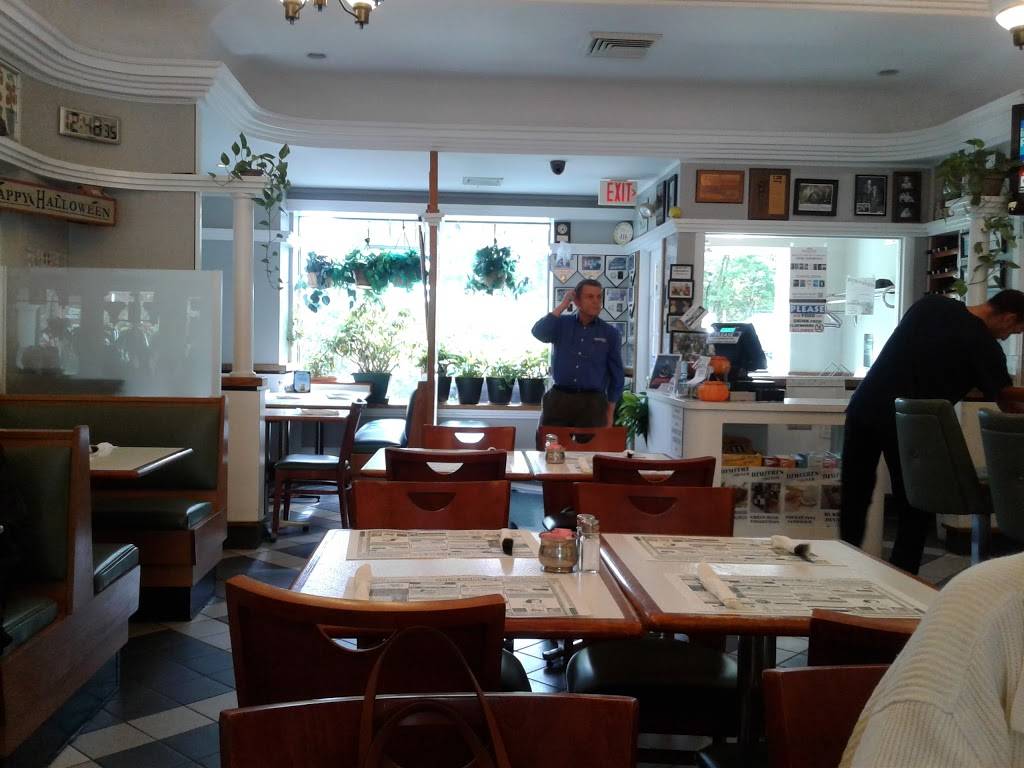 Dimitris Diner | restaurant | 16 Prospect St, Ridgefield, CT 06877, USA | 2034385338 OR +1 203-438-5338