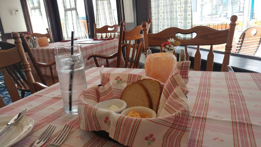 Schmankerl Stube | restaurant | 58 S Potomac St, Hagerstown, MD 21740, USA | 3017973354 OR +1 301-797-3354