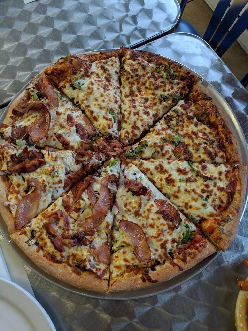 Pizzeria 335 | restaurant | 1111 Rang Saint-François, Terrebonne, QC J6Y 0C7, Canada | 4504359112 OR +1 450-435-9112