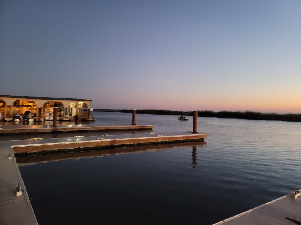 Sugar Barge Waterfront Bar & Grill | restaurant | 1440 Sugar Barge Rd, Bethel Island, CA 94511, USA | 9256849075 OR +1 925-684-9075