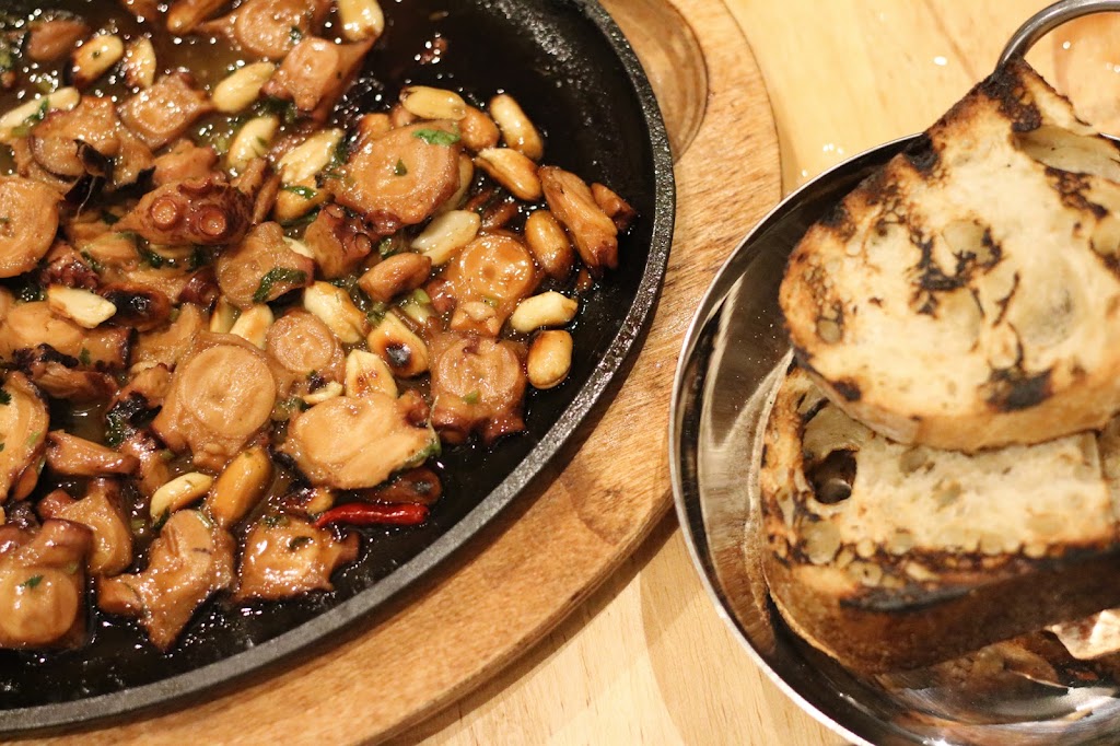 PEZ - Mexican Seafood | restaurant | 20 W Flagler St, Miami, FL 33130, USA | 3055703440 OR +1 305-570-3440