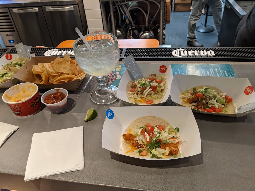 Fuzzys Taco Shop Taqueria | restaurant | 701 N Washington Ave Ste #125, Minneapolis, MN 55401, USA | 6122081547 OR +1 612-208-1547