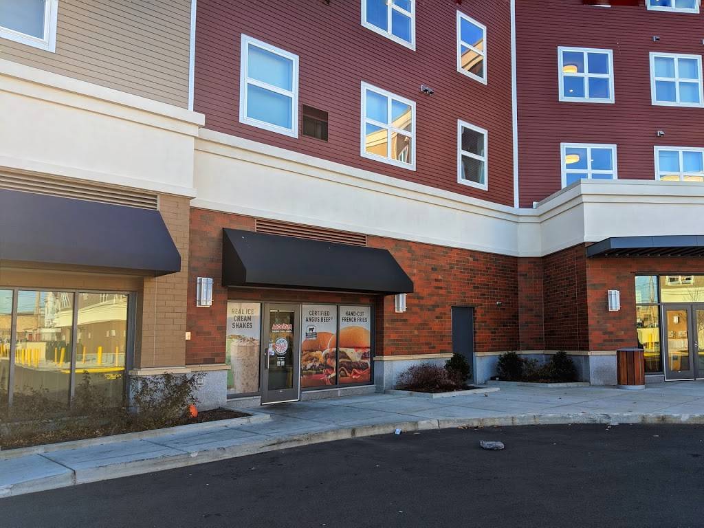 Mooyah West Haven | restaurant | 1 Atwood Pl, West Haven, CT 06516, USA | 4752388303 OR +1 475-238-8303