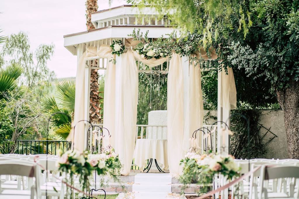 Castaway San Bernardino | restaurant | 670 N Kendall Dr, San Bernardino, CA 92407, USA | 9098811502 OR +1 909-881-1502