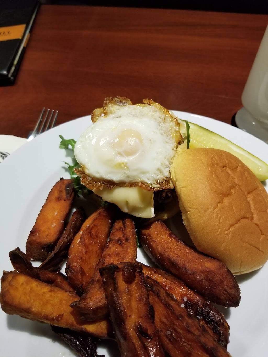 Iron Hill Brewery & Restaurant | restaurant | 60 Greenfield Ave, Ardmore, PA 19003, USA | 6102282280 OR +1 610-228-2280