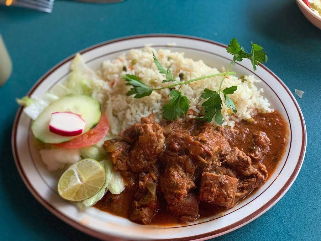 El Salvador Restaurant MKE | restaurant | 2316 S 6th St, Milwaukee, WI 53215, USA | 4146451768 OR +1 414-645-1768