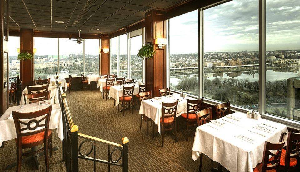 Vantage Point Restaurant | restaurant | 1900 Fort Myer Dr, Arlington, VA 22209, USA | 7038072000 OR +1 703-807-2000