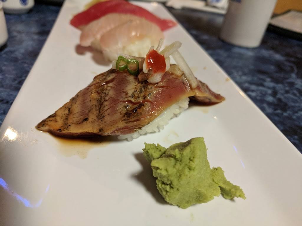 Shige Sushi | restaurant | 5938 Madison Ave, Carmichael, CA 95608, USA | 9163317300 OR +1 916-331-7300