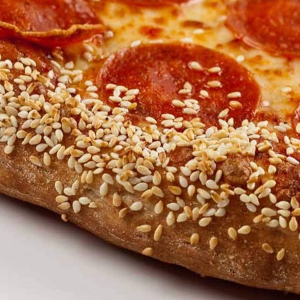 Red Swan Pizza | restaurant | 1447 Upper Ottawa St Unit 17, Hamilton, ON L8W 3J6, Canada | 9053184929 OR +1 905-318-4929