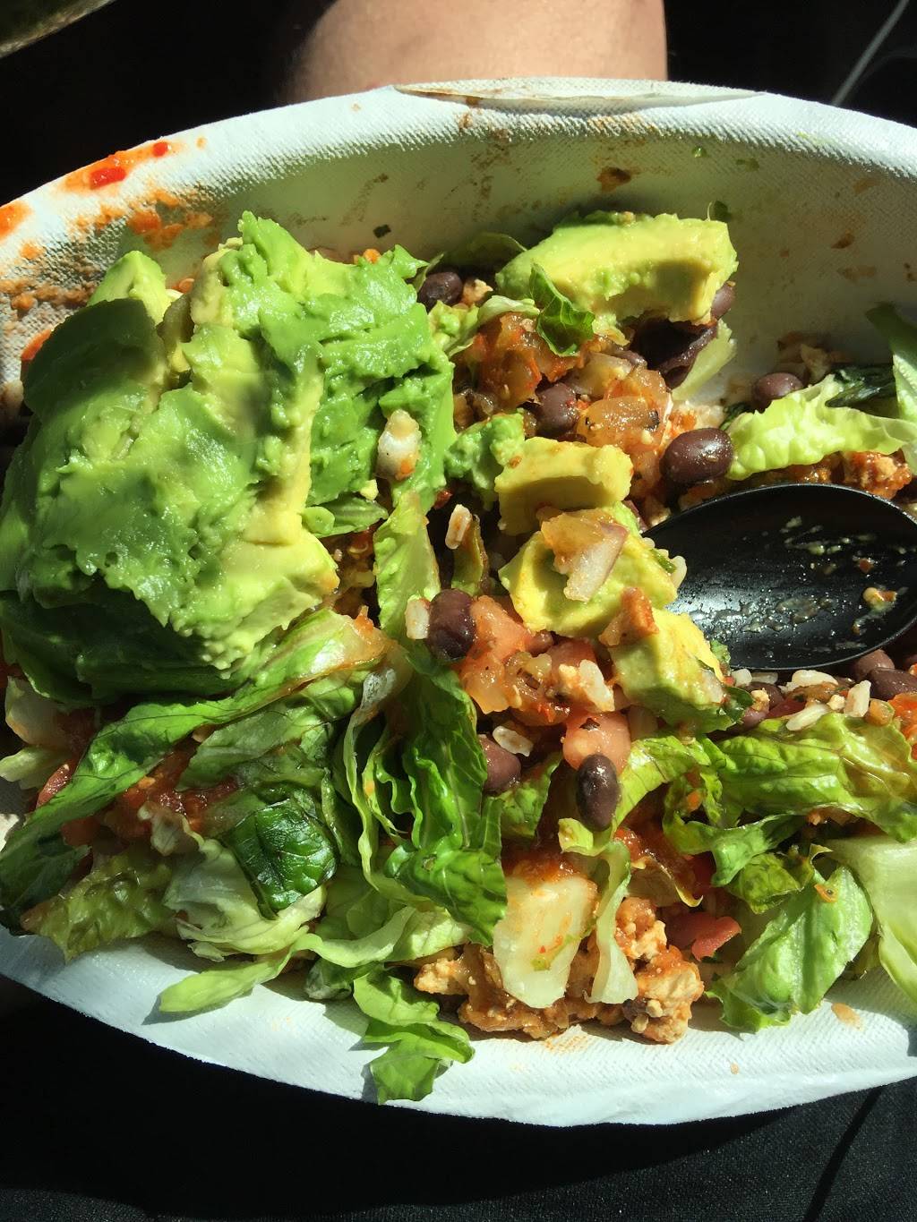 Chipotle Mexican Grill | restaurant | 8460 Edgewater Dr Ste C, Oakland, CA 94621, USA | 5106868000 OR +1 510-686-8000