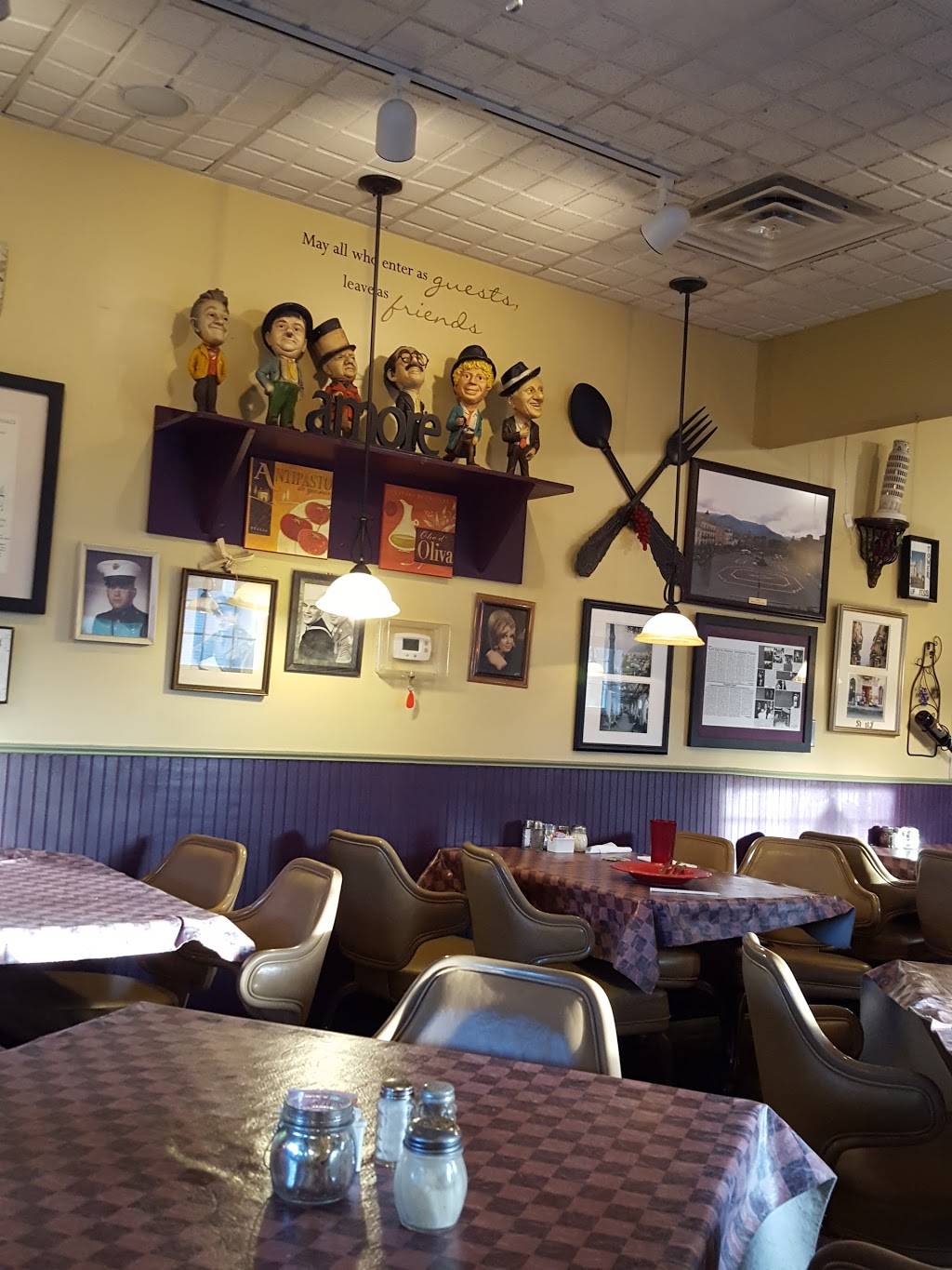 De Chellis Italian Cafe | restaurant | 11092 Main St, New Middletown, OH 44442, USA | 3305423733 OR +1 330-542-3733