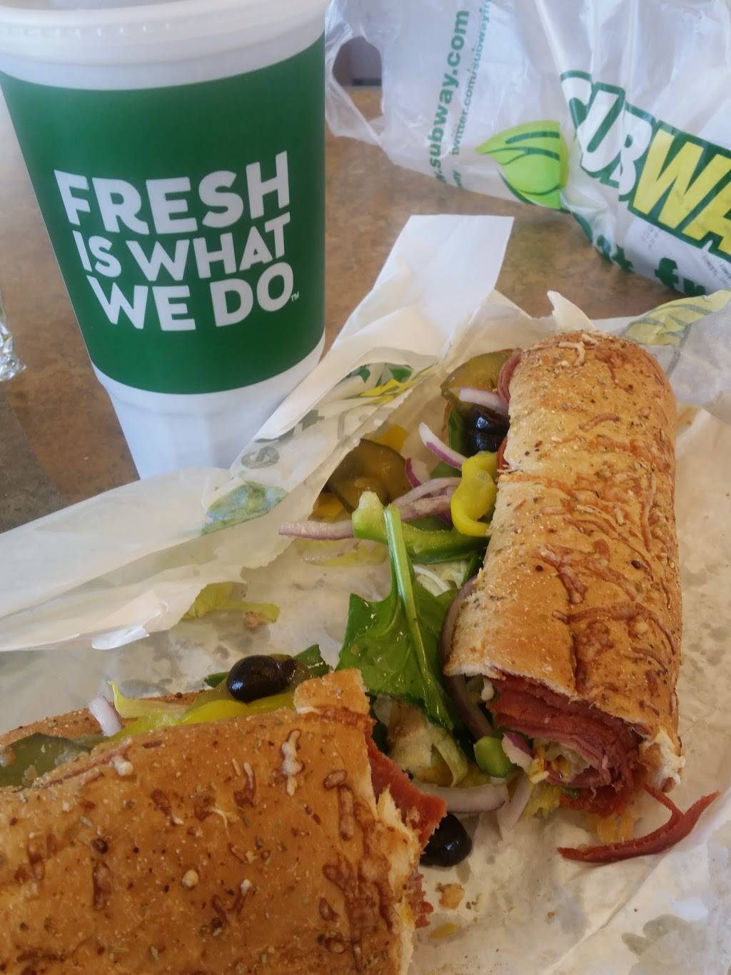 Subway | restaurant | 2210 E Silver Springs Blvd, Ocala, FL 34470, USA | 3523511971 OR +1 352-351-1971